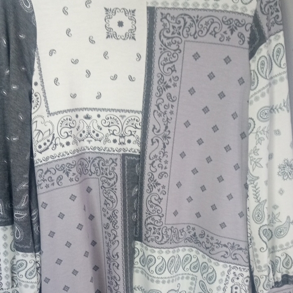 Long Sleeve Paisley Dress - Picture 5 of 6